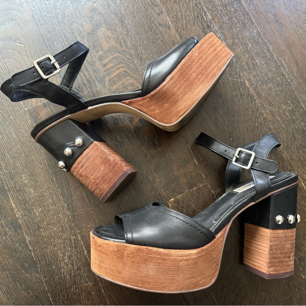 Trendy Steve Madden Black and Brown Platform Sandals